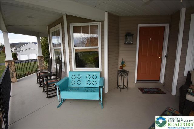 1220 Jane Lane, Pen Argyl Boro, PA 18072