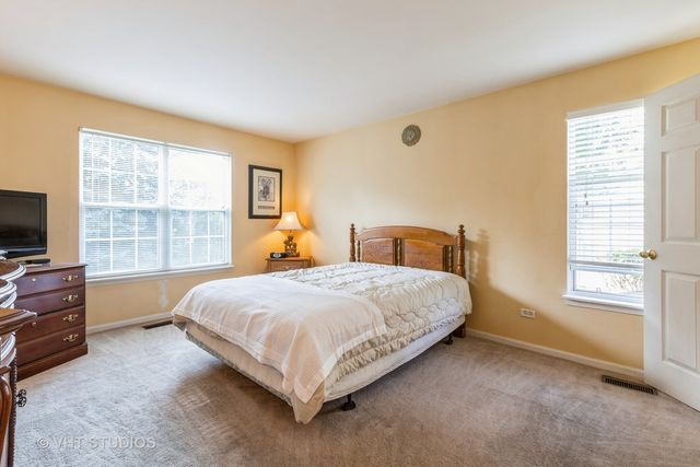 305 Buckingham Circle A, Elgin, IL 60120