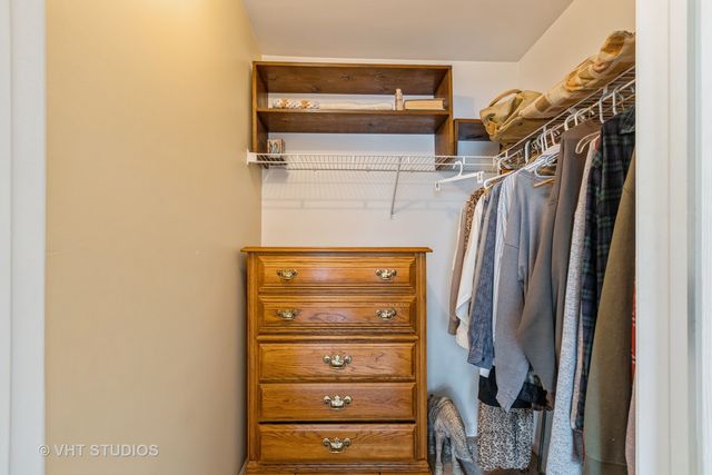 305 Buckingham Circle A, Elgin, IL 60120