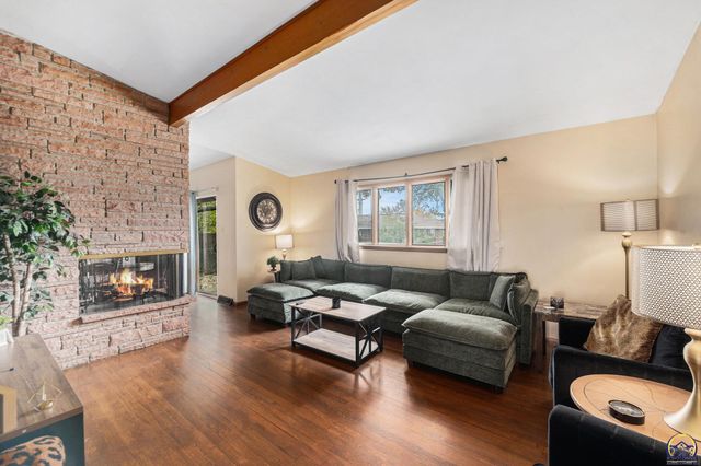 5217 SW Belle TER, Topeka, KS 66604