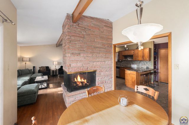 5217 SW Belle TER, Topeka, KS 66604