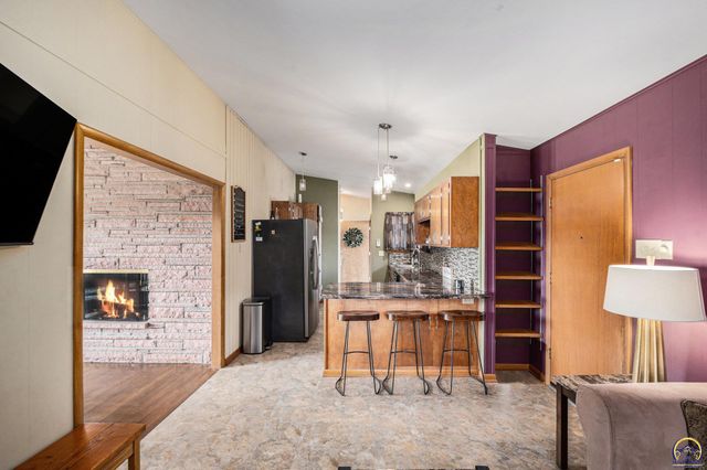 5217 SW Belle TER, Topeka, KS 66604