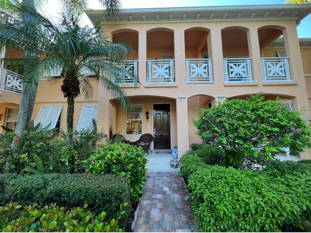 2913 E Community Drive, Jupiter, FL 33458