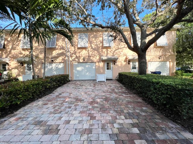 2913 E Community Drive, Jupiter, FL 33458