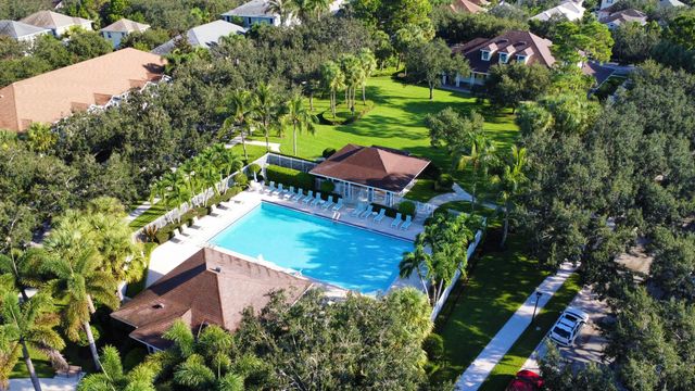 2913 E Community Drive, Jupiter, FL 33458