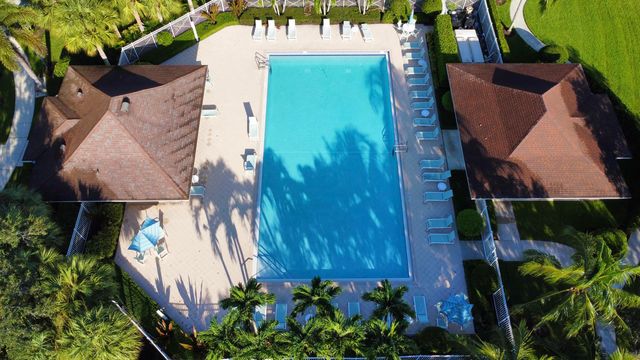 2913 E Community Drive, Jupiter, FL 33458