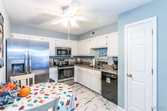 3402 Country Stone Manor Drive E, Valley Park, MO 63088