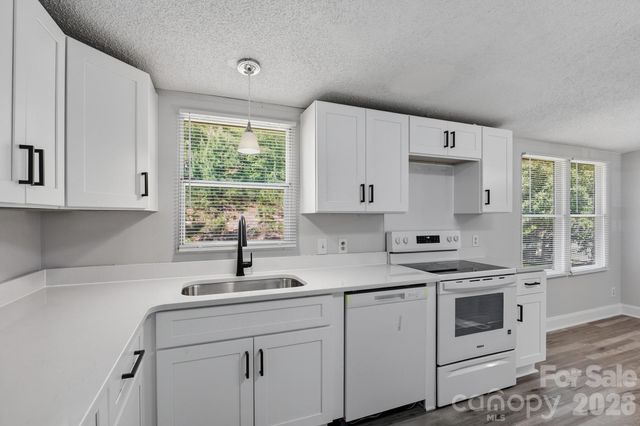 1315 Poplar Glen Drive, Kannapolis, NC 28083