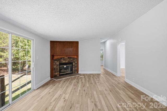 1315 Poplar Glen Drive, Kannapolis, NC 28083