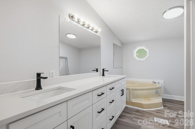 1315 Poplar Glen Drive, Kannapolis, NC 28083