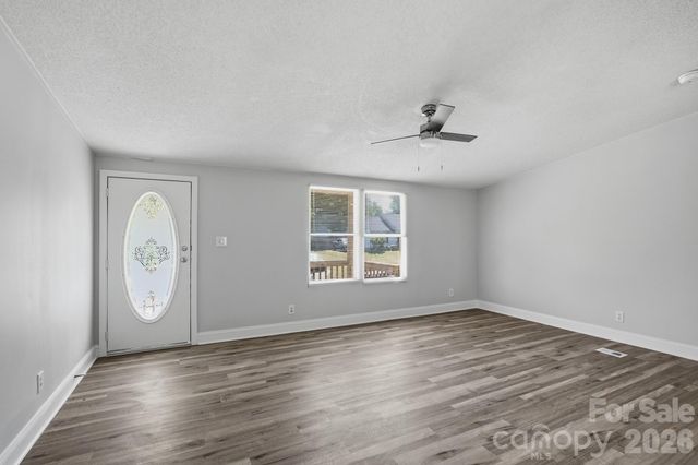 1315 Poplar Glen Drive, Kannapolis, NC 28083