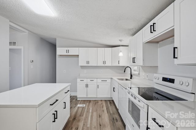 1315 Poplar Glen Drive, Kannapolis, NC 28083