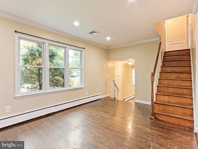 821 SWEETBRIAR DR, Warminster, PA 18974