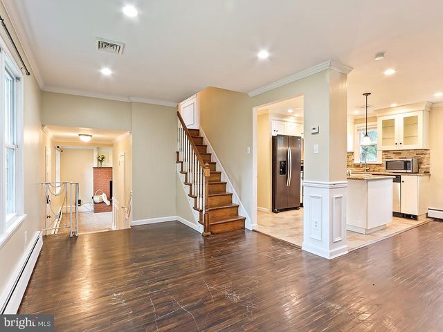 821 SWEETBRIAR DR, Warminster, PA 18974