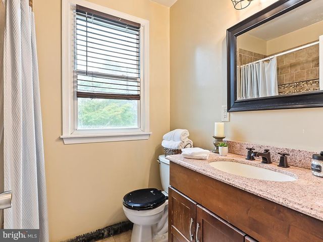 821 SWEETBRIAR DR, Warminster, PA 18974