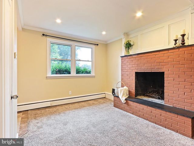 821 SWEETBRIAR DR, Warminster, PA 18974