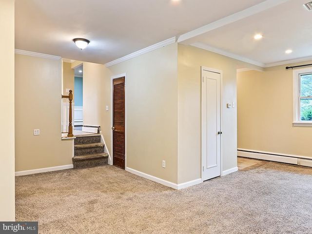 821 SWEETBRIAR DR, Warminster, PA 18974