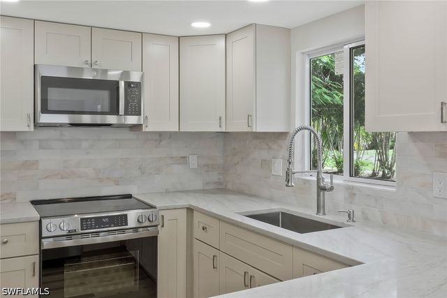 1755 Oakley AVE, Fort Myers, FL 33901
