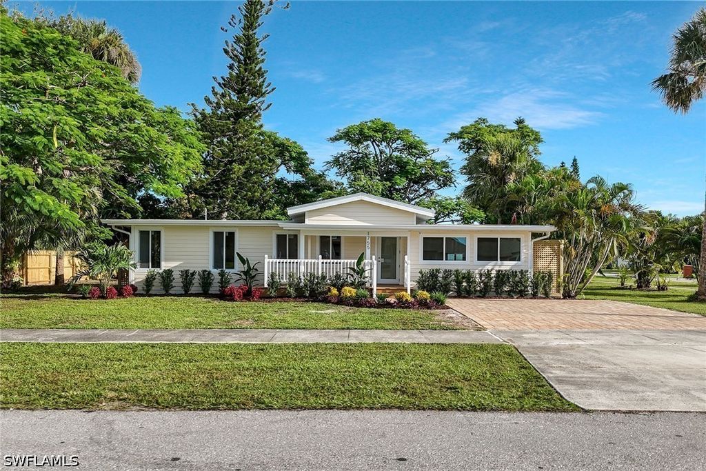 1755 Oakley AVE, Fort Myers, FL 33901