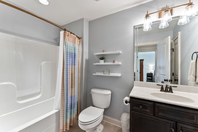 1690 Noah Ln, Gallatin, TN 37066