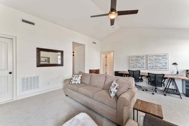 1690 Noah Ln, Gallatin, TN 37066