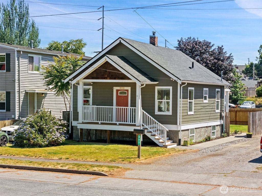 902 Hewitt Avenue, Bremerton, WA 98337