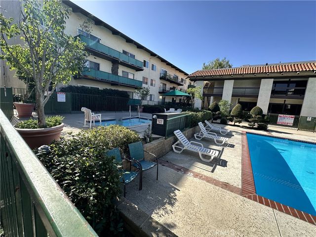 5460 White Oak Ave C106, Encino, CA 91316