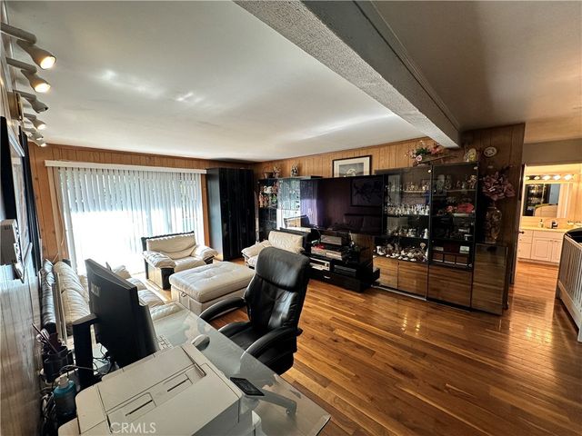 5460 White Oak Ave C106, Encino, CA 91316