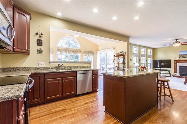 611 Maris Run, Webster, NY 14580