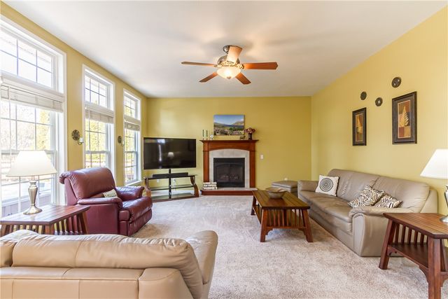 611 Maris Run, Webster, NY 14580