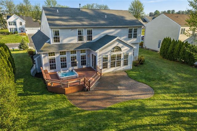 611 Maris Run, Webster, NY 14580