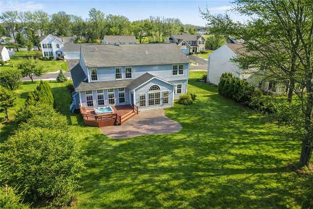 611 Maris Run, Webster, NY 14580