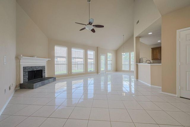 2206 Grand Shore Court, Pearland, TX 77584