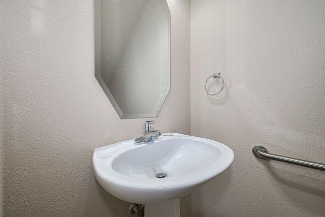 2206 Grand Shore Court, Pearland, TX 77584