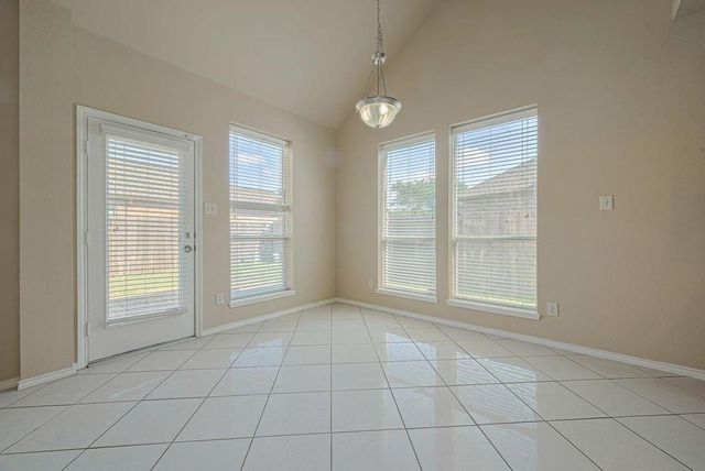 2206 Grand Shore Court, Pearland, TX 77584