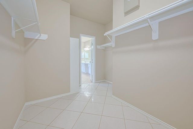 2206 Grand Shore Court, Pearland, TX 77584