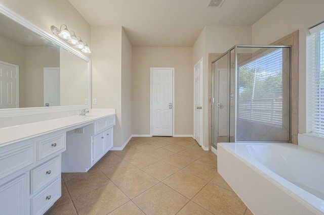 2206 Grand Shore Court, Pearland, TX 77584