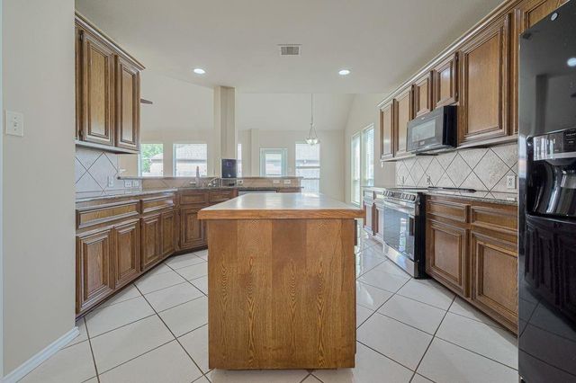 2206 Grand Shore Court, Pearland, TX 77584