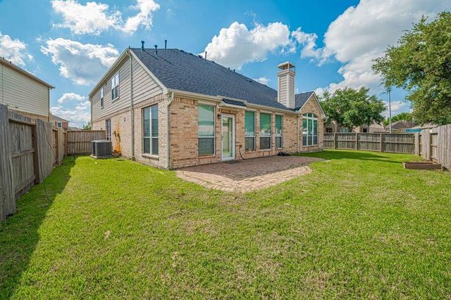 2206 Grand Shore Court, Pearland, TX 77584