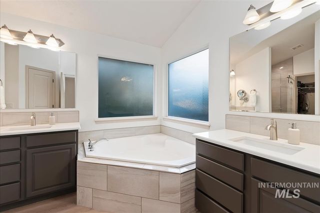 13288 W Heatherbrook Drive, Boise, ID 83713