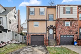 11 McKinley Square, Coraopolis, PA 15108