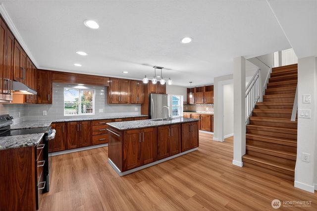 6502 48th Street E, Puyallup, WA 98371