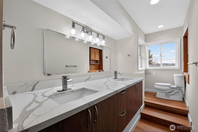 6502 48th Street E, Puyallup, WA 98371