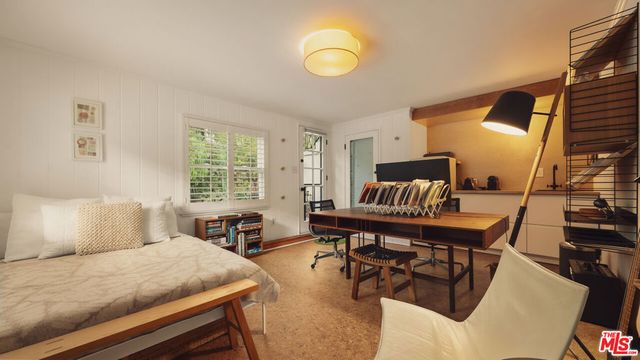 7218 La Presa Drive, Los Angeles, CA 90068