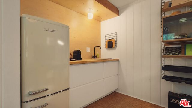 7218 La Presa Drive, Los Angeles, CA 90068