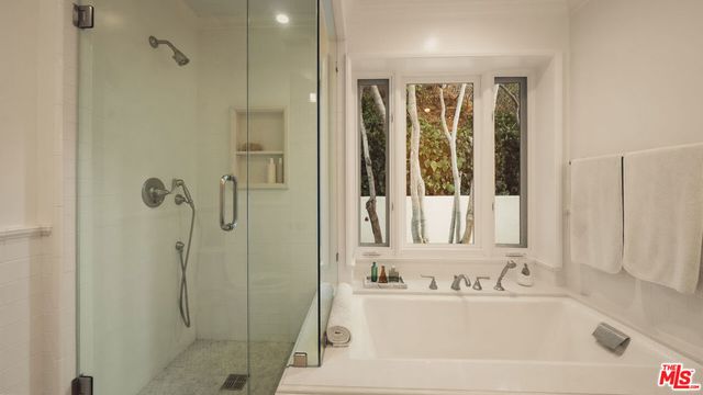 7218 La Presa Drive, Los Angeles, CA 90068