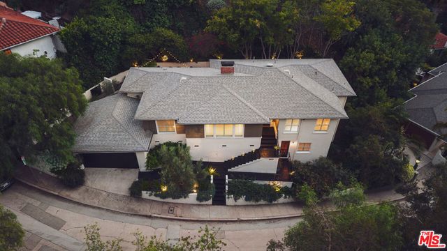 7218 La Presa Drive, Los Angeles, CA 90068