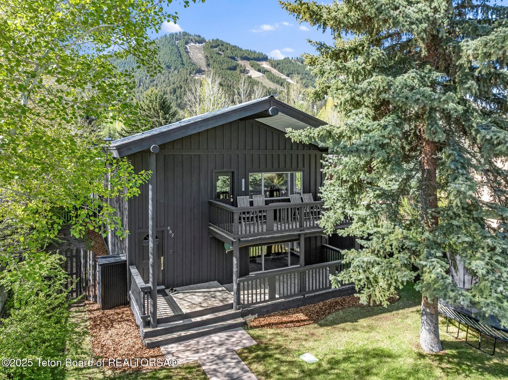 662 E HANSEN Avenue, Jackson, WY 83001