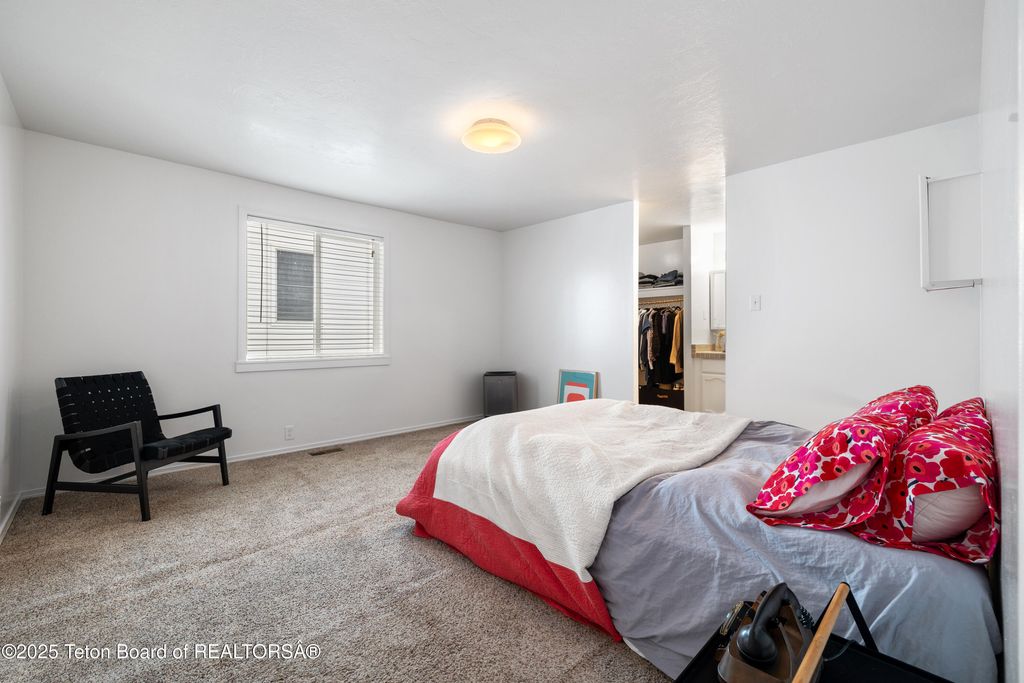 662 E HANSEN Avenue, Jackson, WY 83001 photo 6