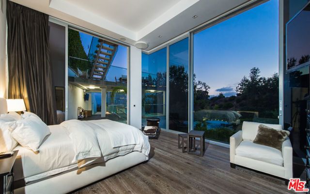 9274 Sierra Mar, Los Angeles, CA 90069